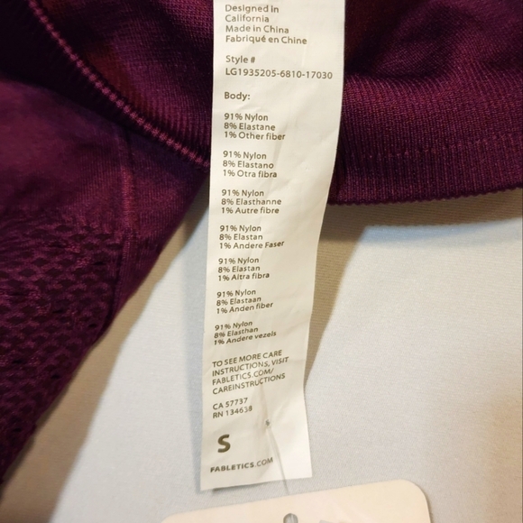 *NWT Fabletics Sync Hi Waisted Perforated Leggings 7/8 Size Small Burgun… - Picture 4 of 5